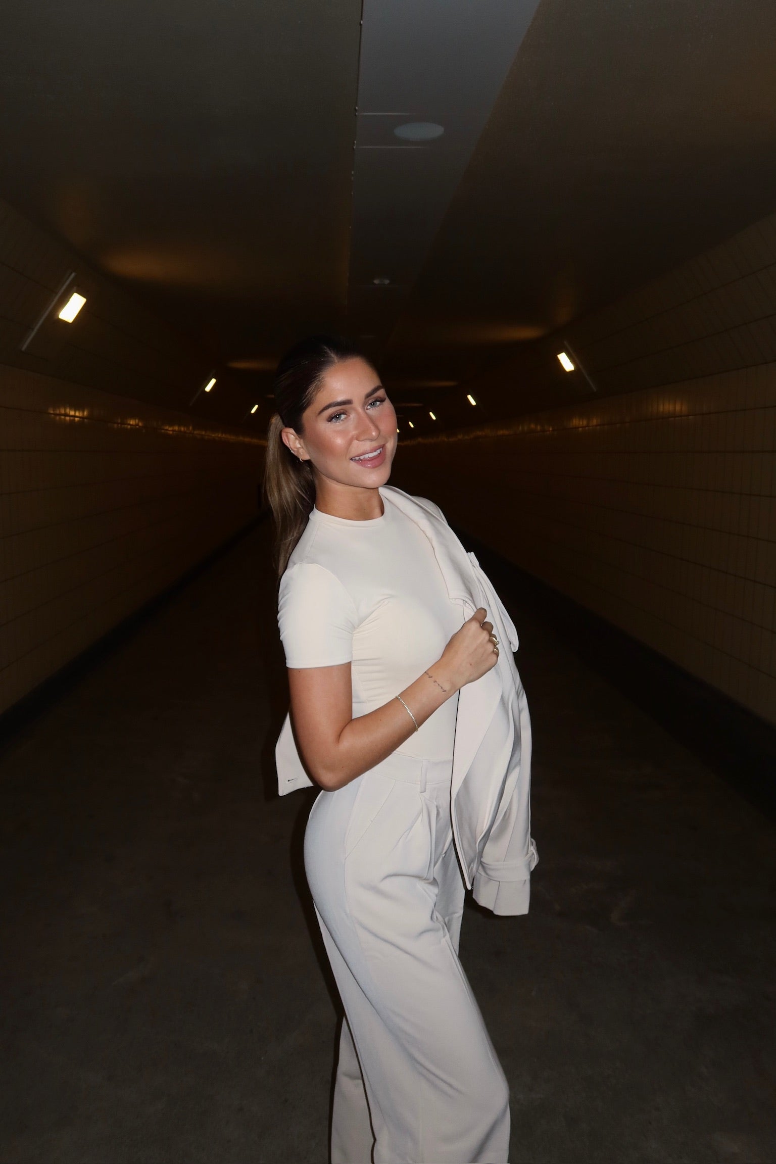 Short sleeve collar body beige women