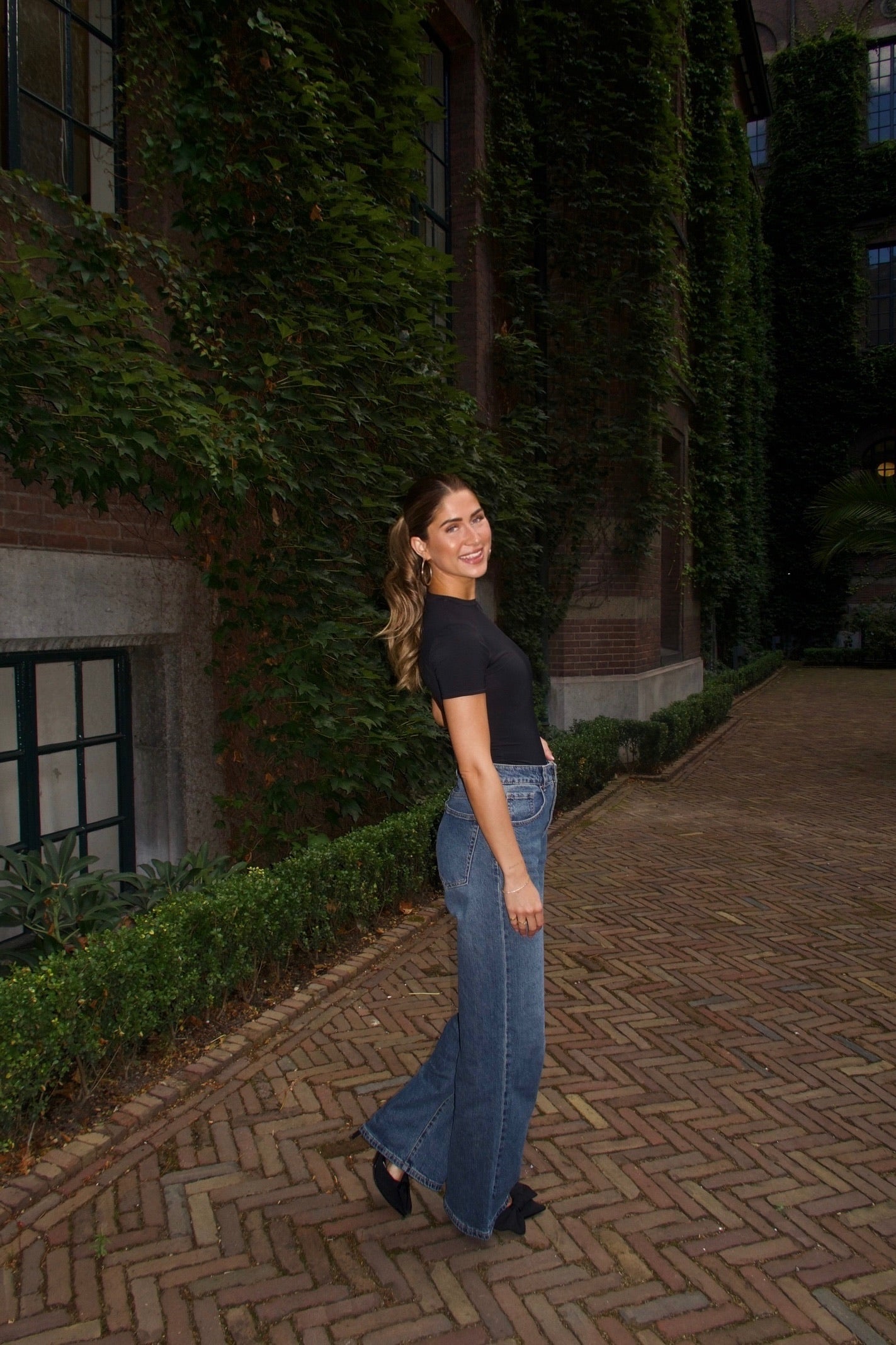 Short sleeve collar body black women