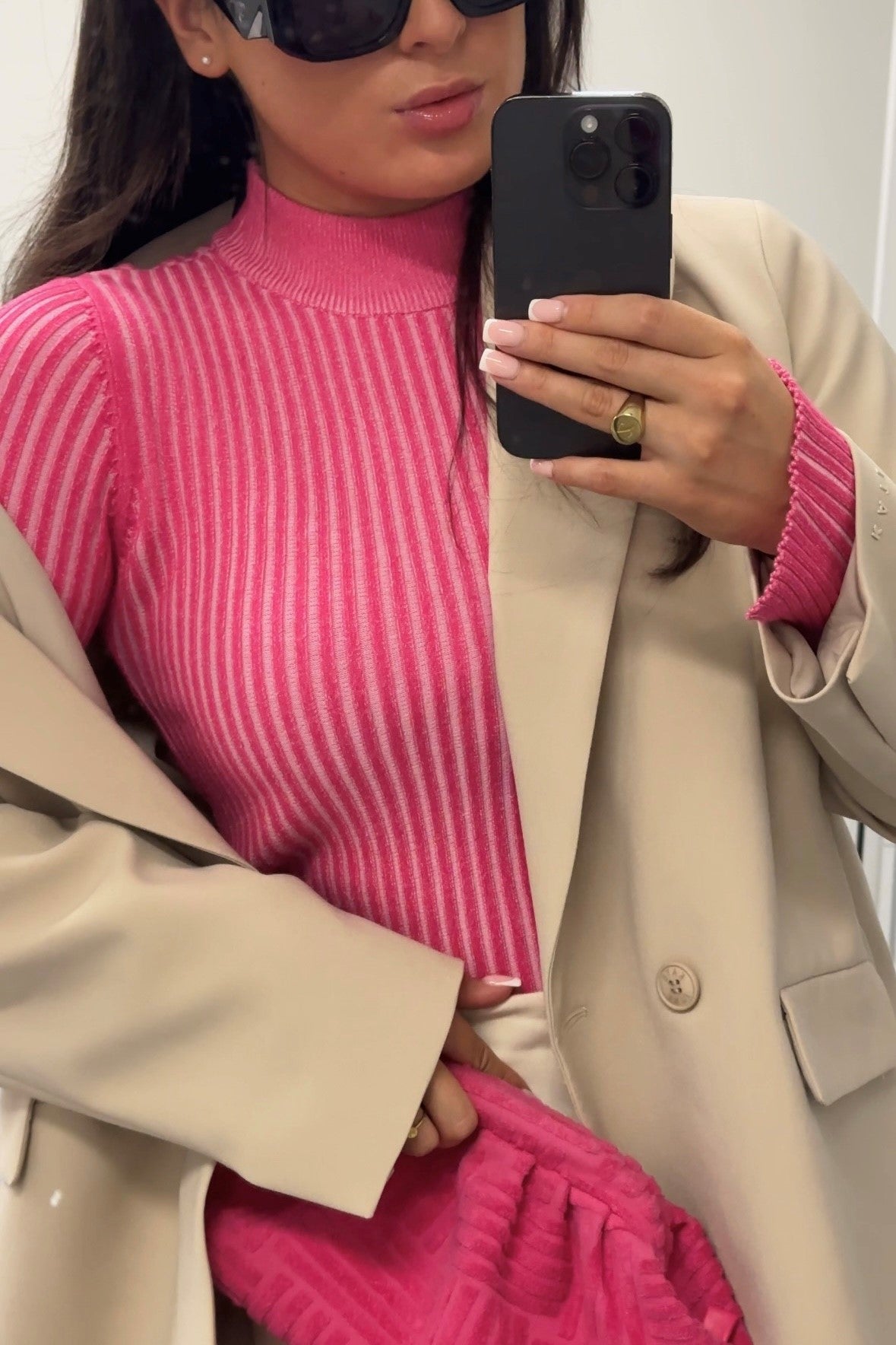 Pink knitted pullover with contrast yarn women