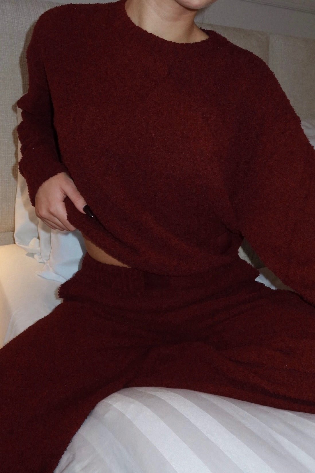 THE FLUFFY LOUNGE PULL BURGUNDY women — KATE JUNE