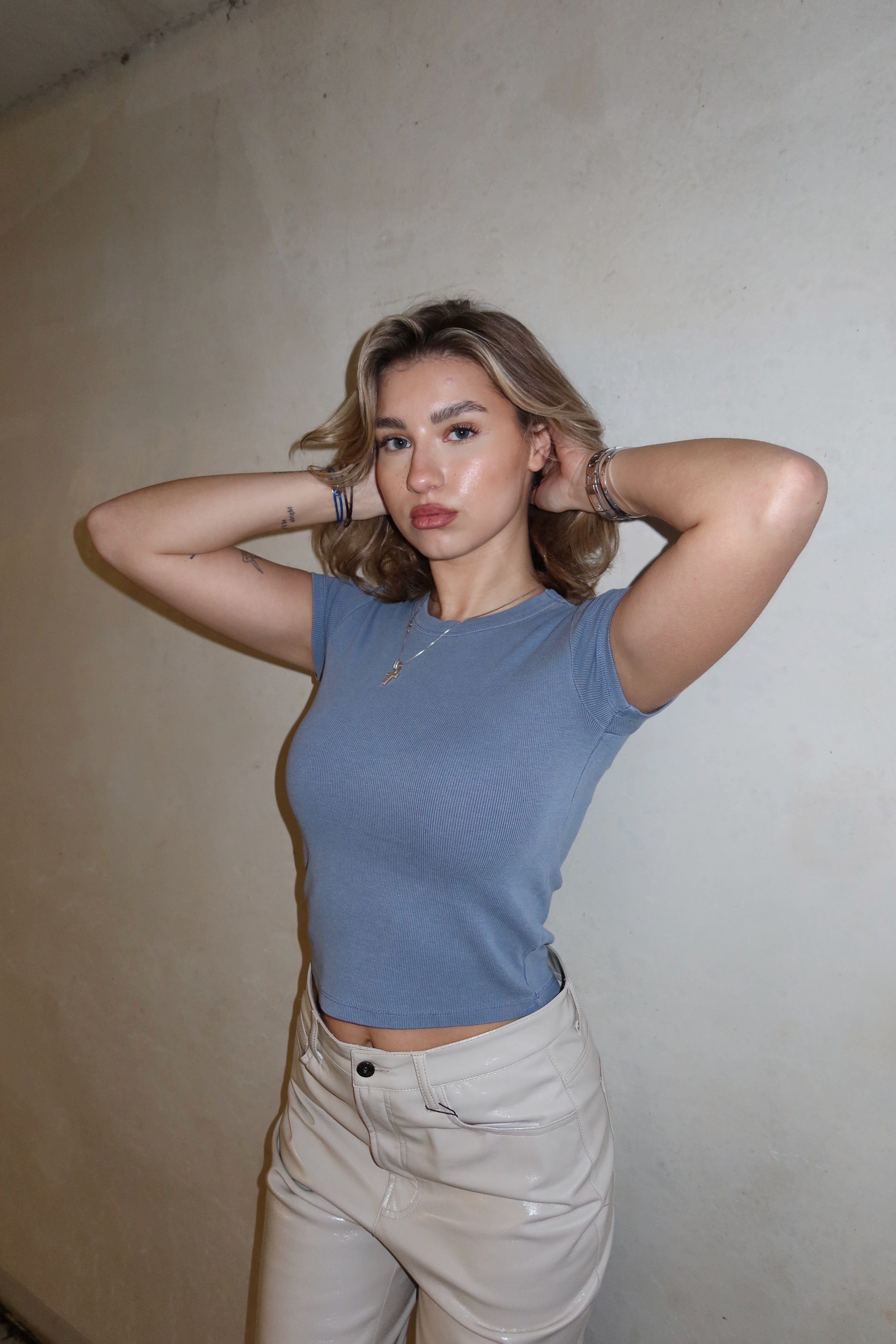 Garment dyed tee blue women