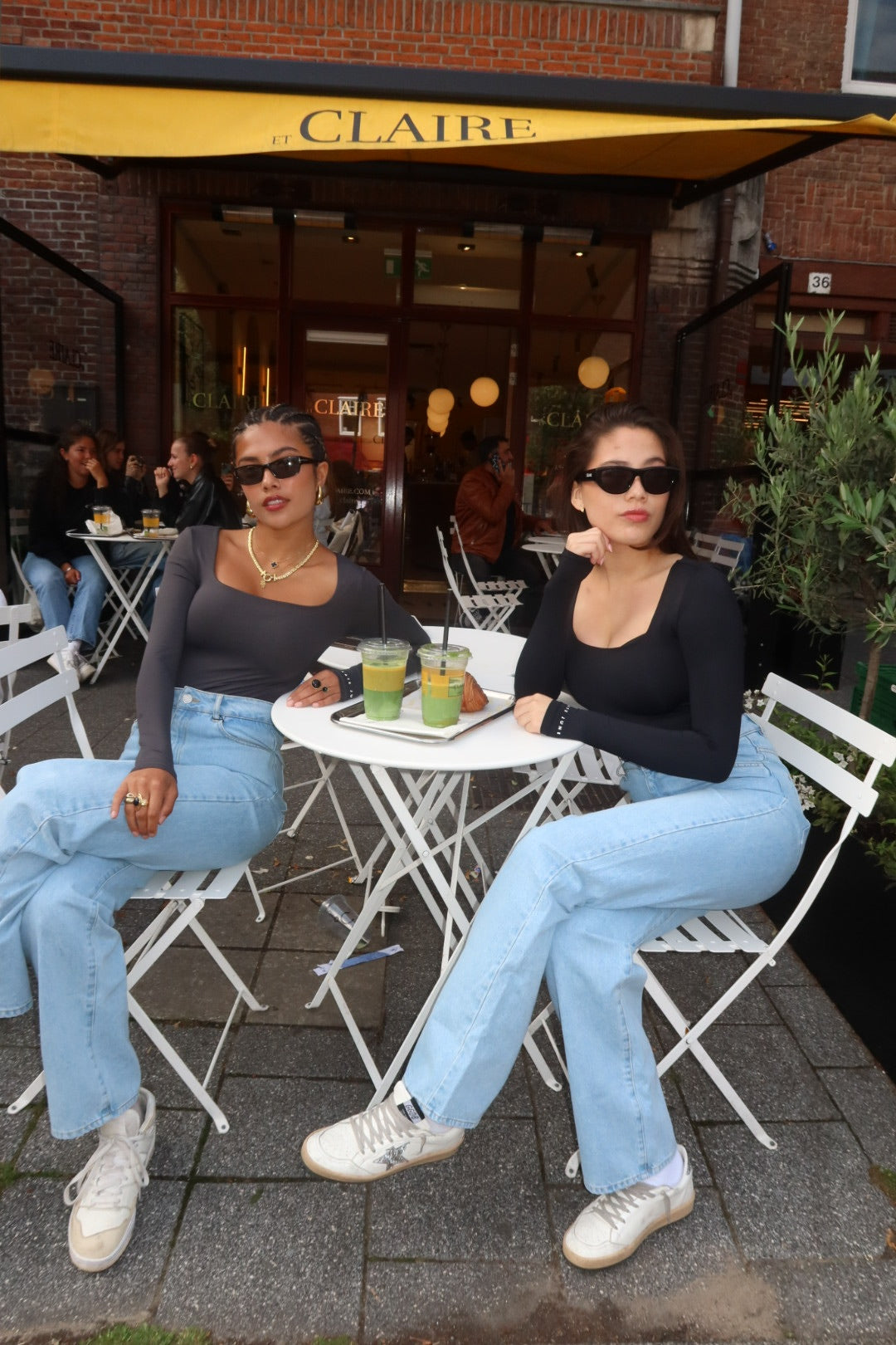 Straight leg jeans bleached women