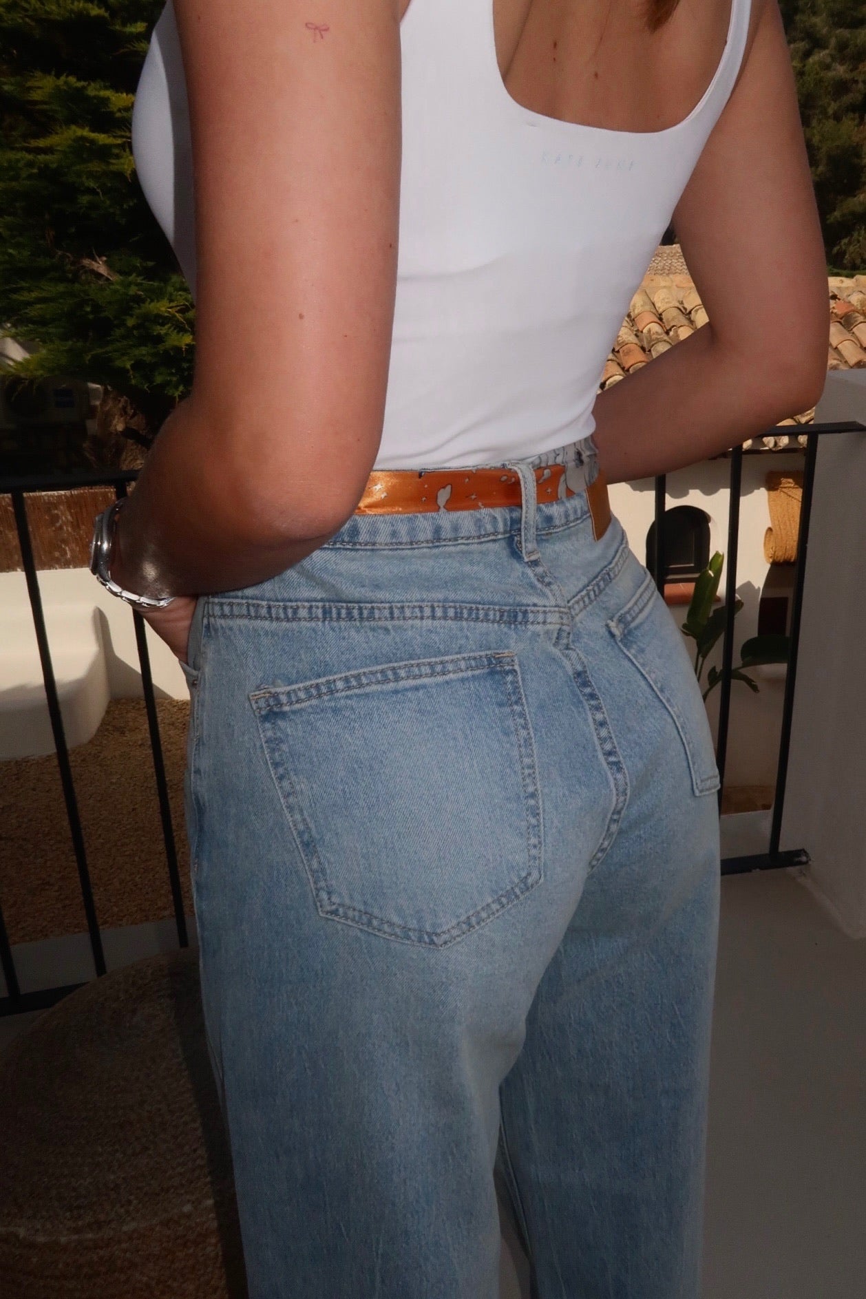 Wide leg jeans with accessoires women