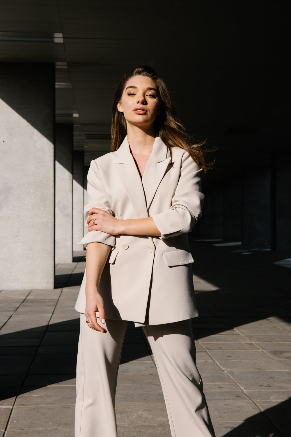 THE STRAIGHT FIT SUIT PANTS