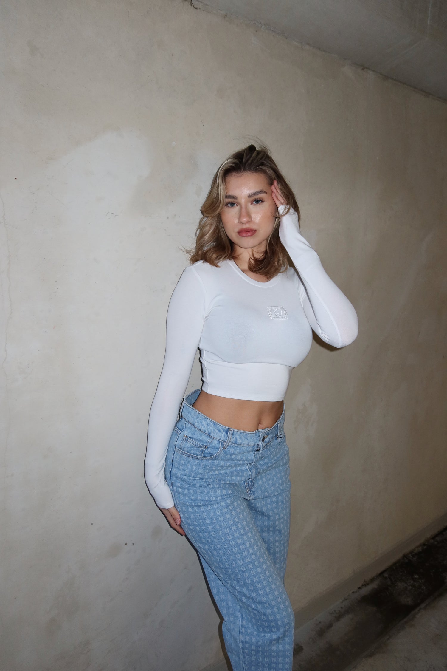 THE CROPPED EMBRO TEE