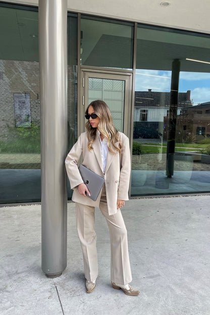 THE STRAIGHT FIT SUIT PANTS