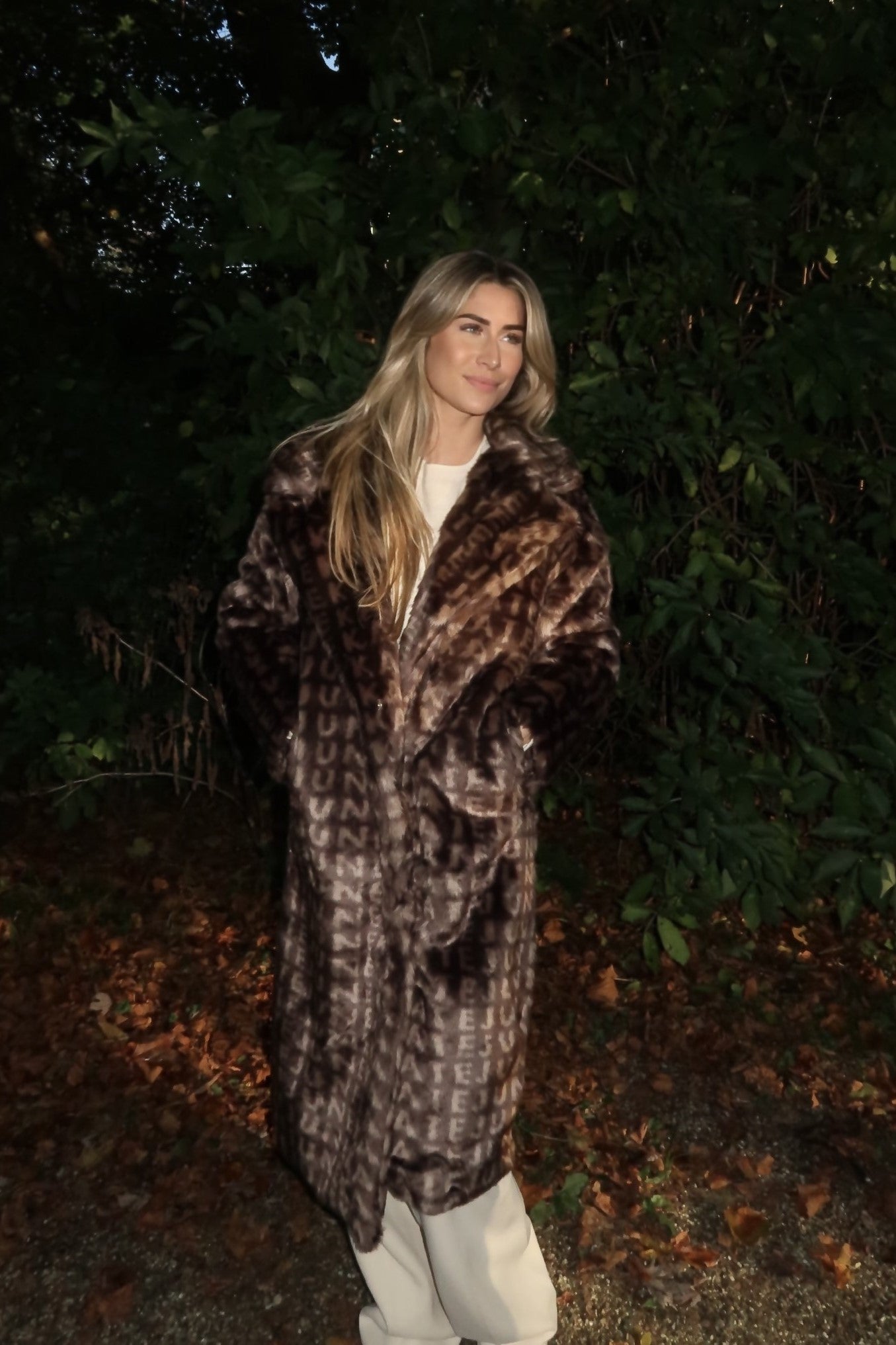 THE LOGO COAT