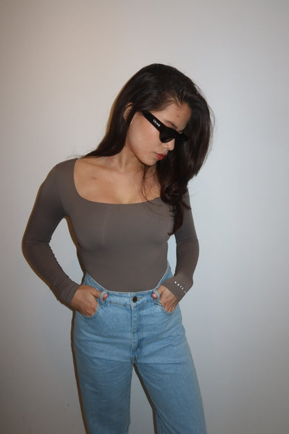 THE SQUARE NECK BODY