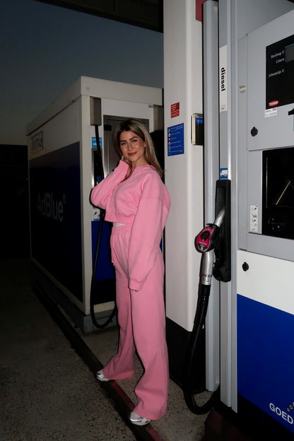THE STRAIGHT LEG SWEATPANTS