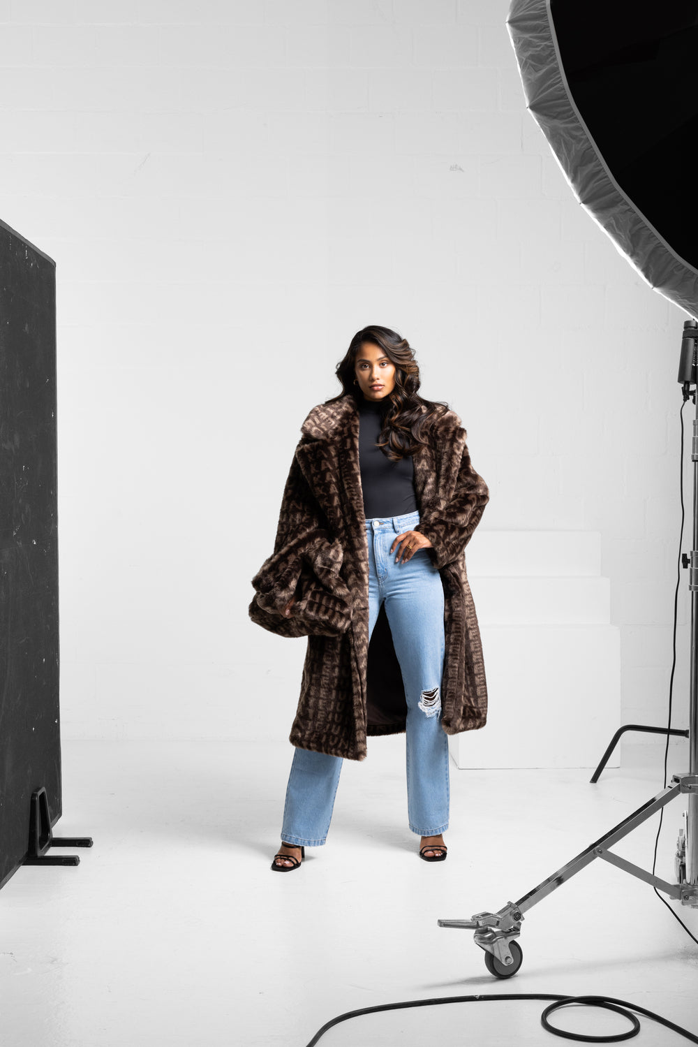 THE LOGO COAT