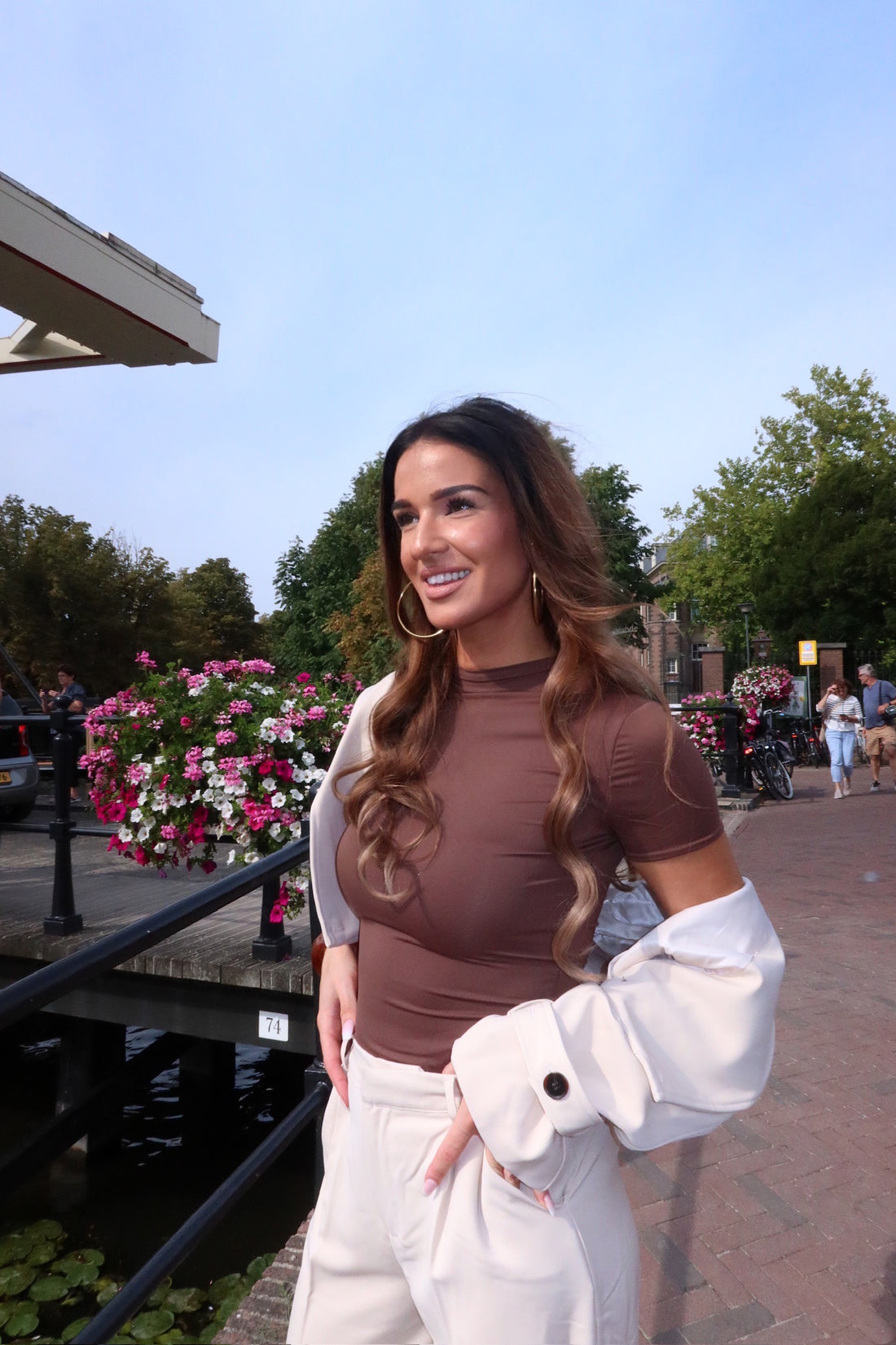 THE SHORT SLEEVE COLLAR BODY