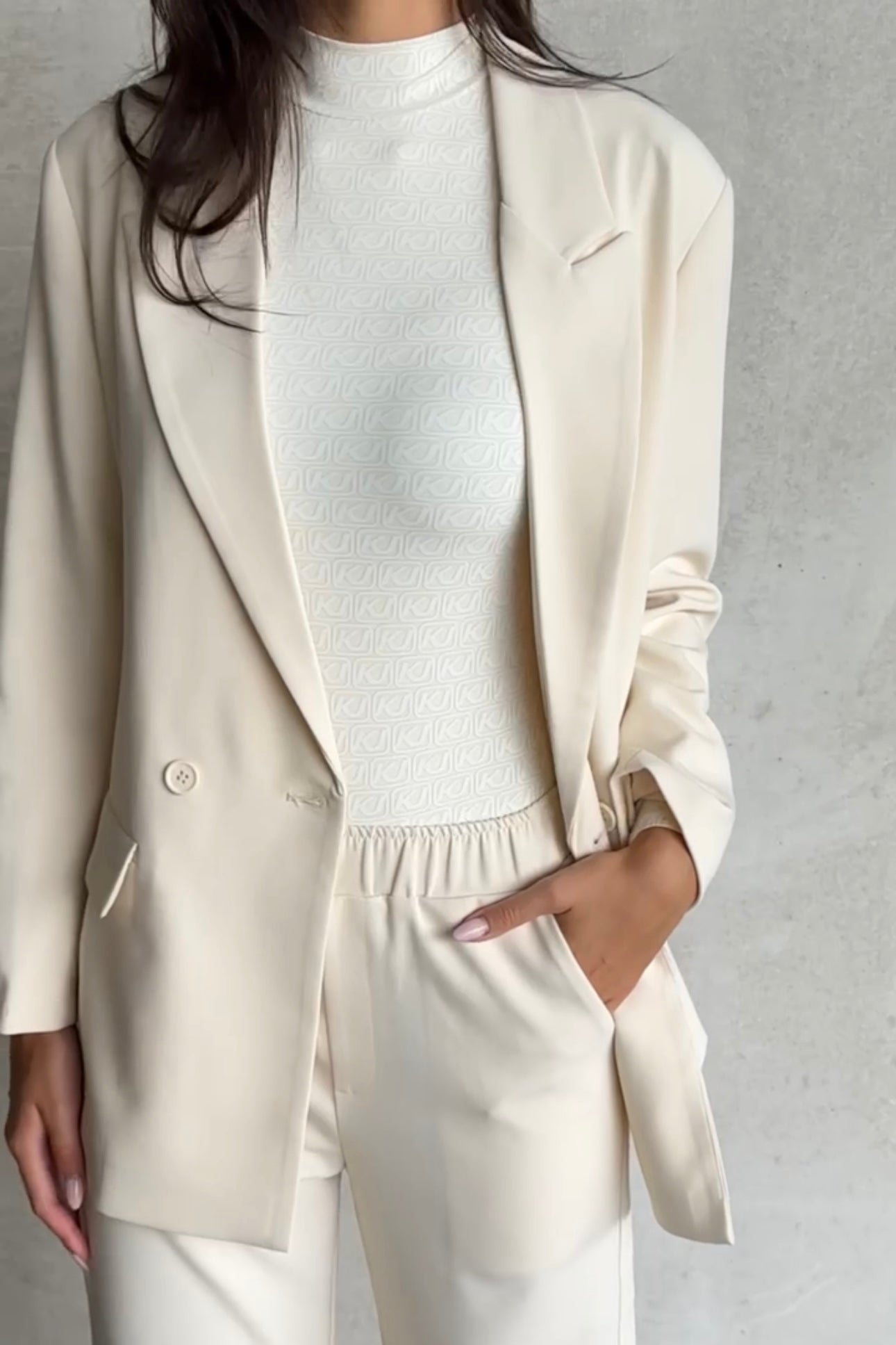 THE STRAIGHT LEG SUIT PANTS