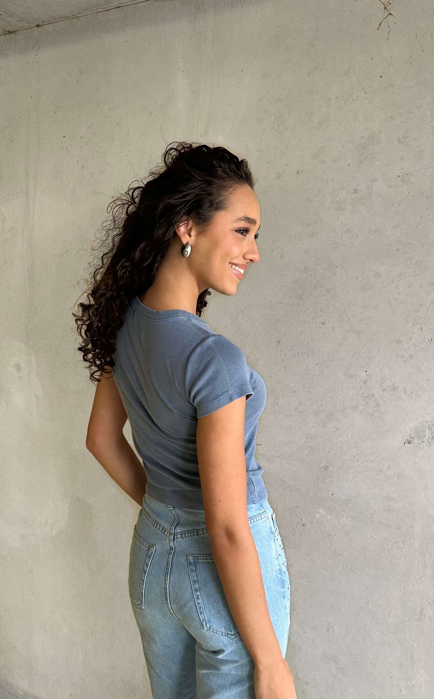 THE GARMENT DYED TEE BLUE women — KATE JUNE