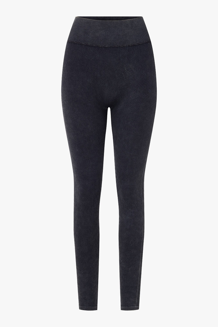 THE SEAMLESS ACTIVE LEGGING