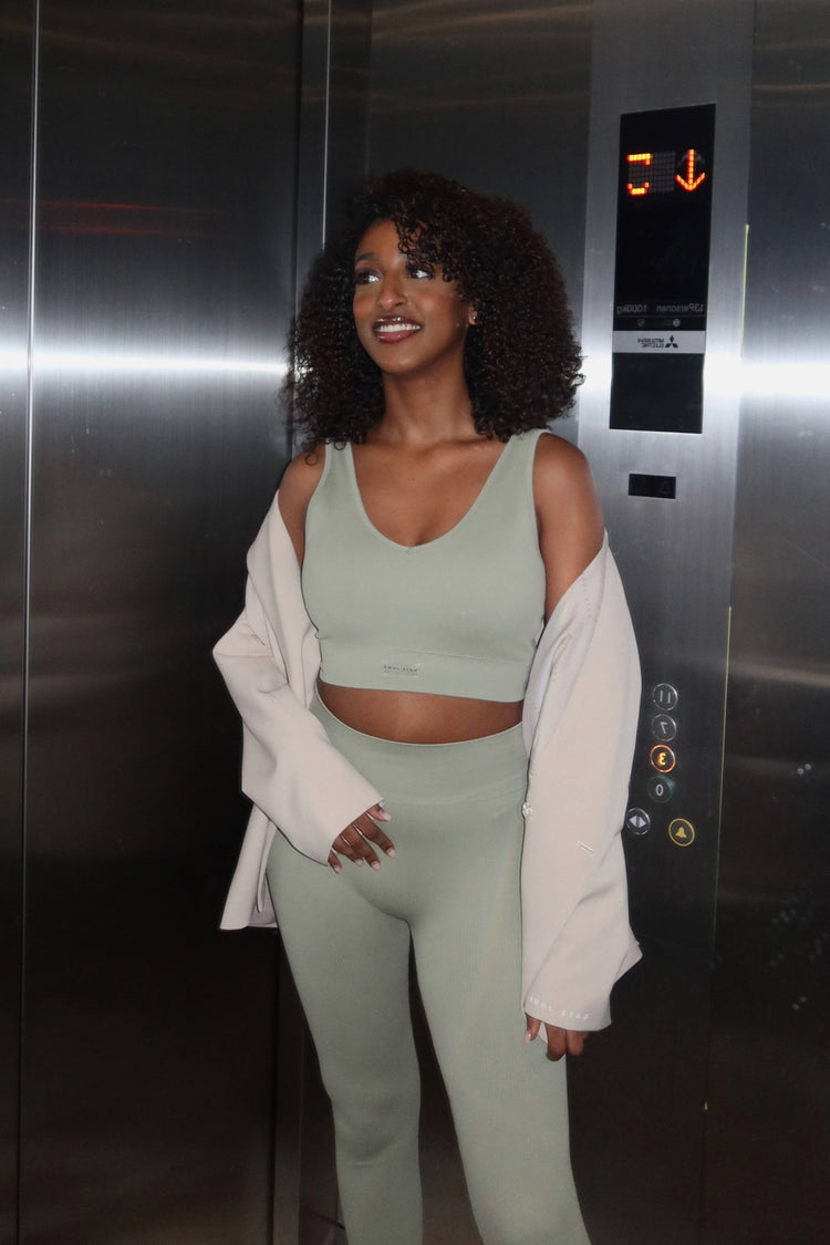 THE SEAMLESS ACTIVE LEGGING