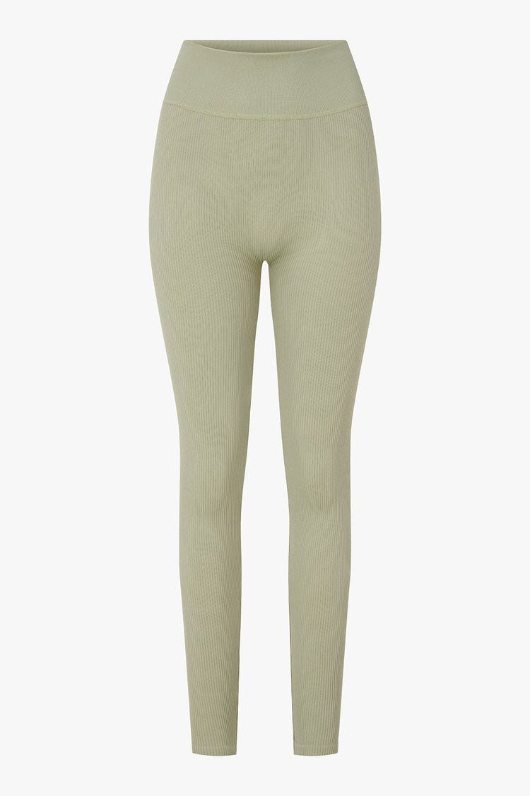 THE SEAMLESS ACTIVE LEGGING