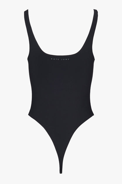 THE SLEEVELESS SQUARE NECK BODY