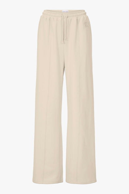THE STRAIGHT LEG SWEATPANTS